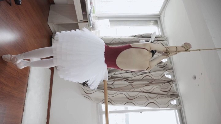 #Annie 【安妮的芭蕾梦】白丝舞蹈袜芭蕾鞋基本功口活训练强制开腿吊缚立足尖后手合掌缚保鲜膜zdb全包tk.mp4