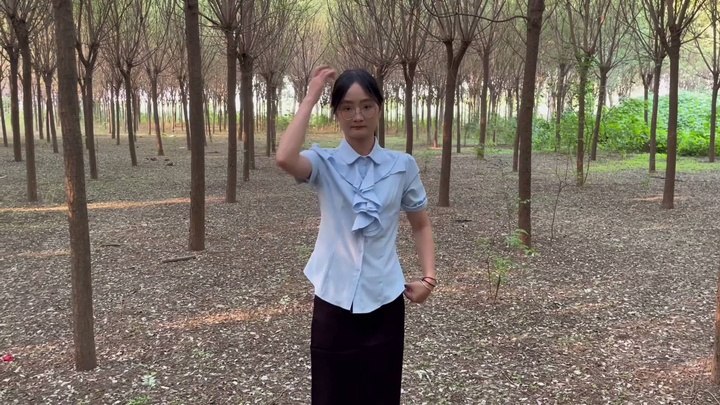#也许清风 萌妹职业装高跟鞋五花镣铐外出.mp4