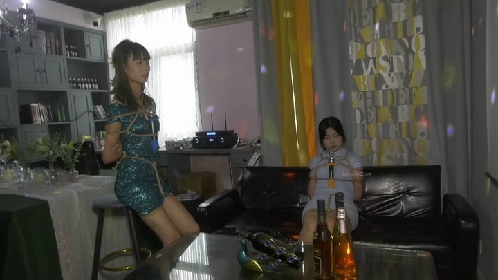 #胜景 双女M绑着也不耽误唱歌.mp4