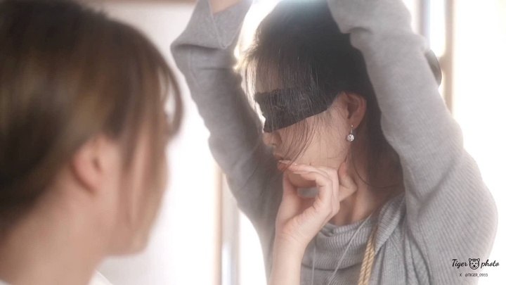 #摄影师胖虎 袅袅把紫悦吊起来调教.mp4