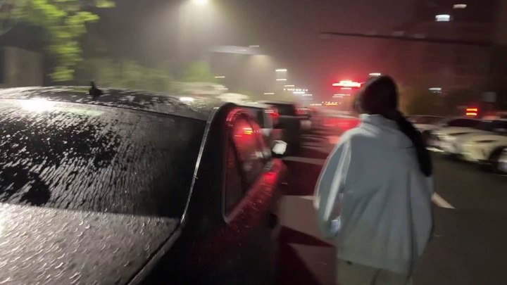 #东隅映像室 高颜值社牛小姑娘户外逛公园.mp4