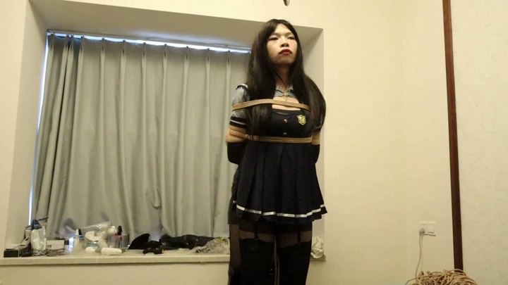 #冷月绳艺 伪娘来工作室体验TJ，这次TJ得手段是前榨后入，用炮机连续攻击男娘得后廷，不停的反复抽查，小男娘一开始是捅得生疼，在润滑得作用下逐渐开始想尿尿最后在不知不觉中前列腺高潮.mp4